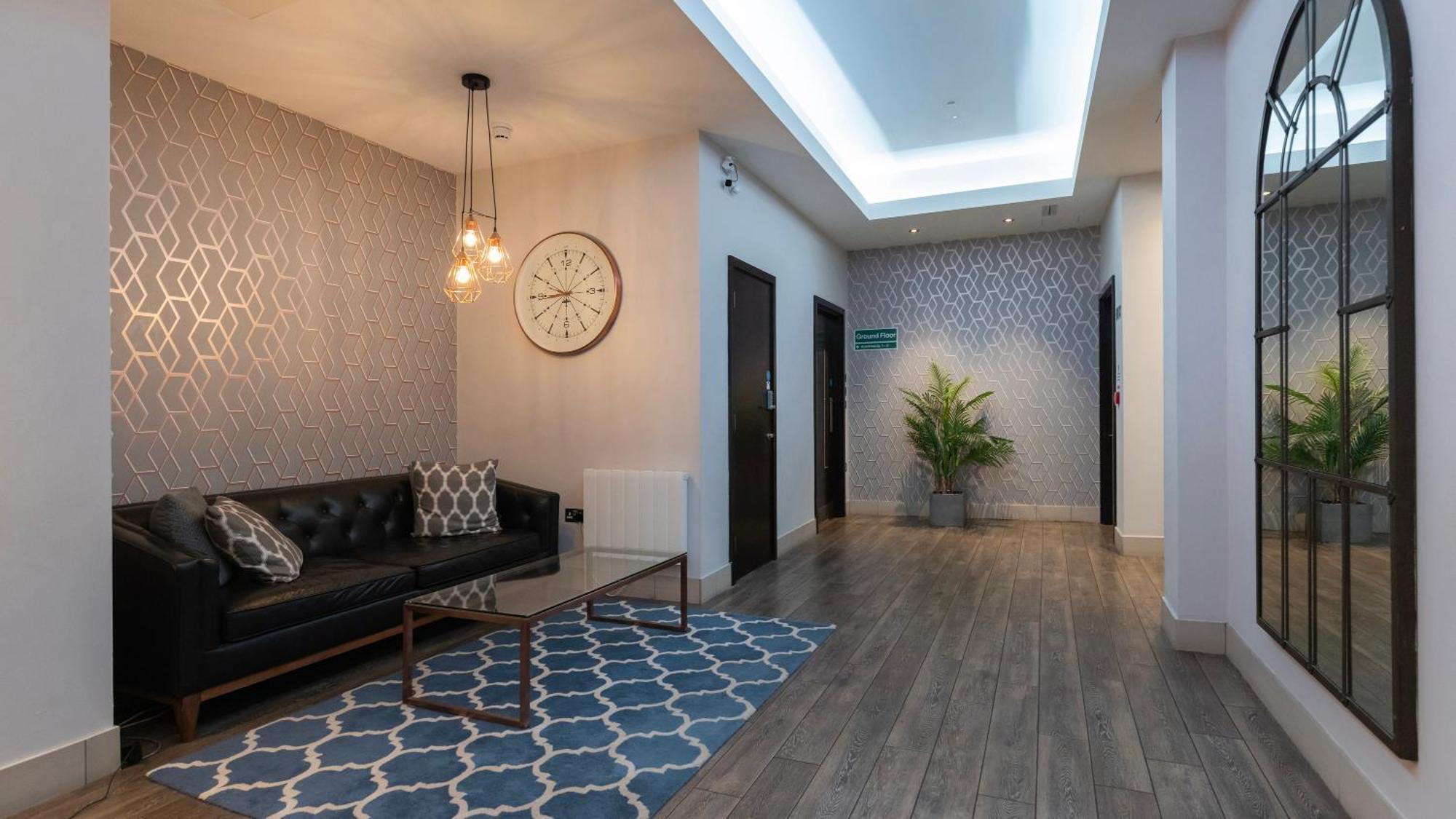Cannon Street Serviced By Lovelystay London