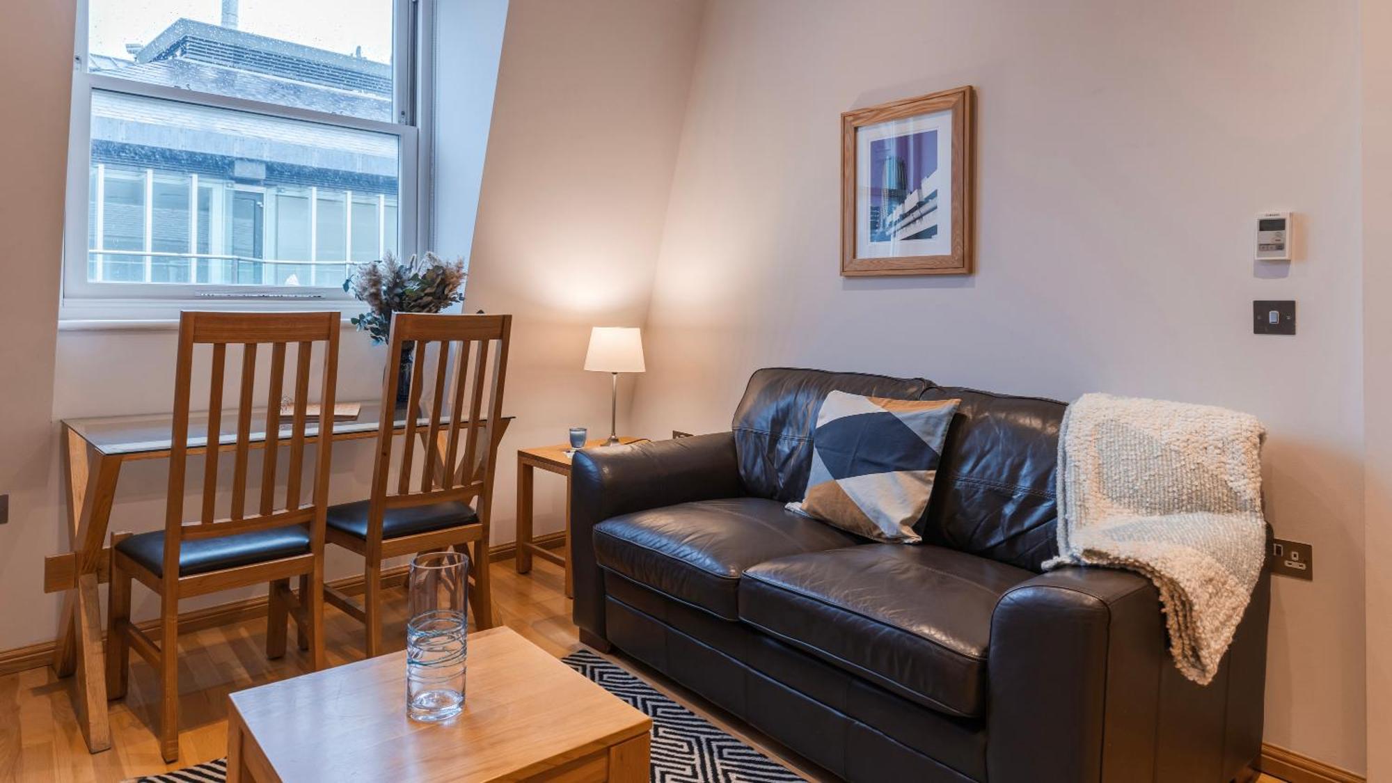 Aparthotel Cannon Street Serviced By Lovelystay London