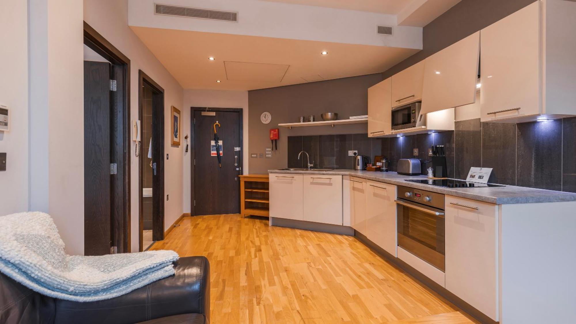 Cannon Street Serviced By Lovelystay * London
