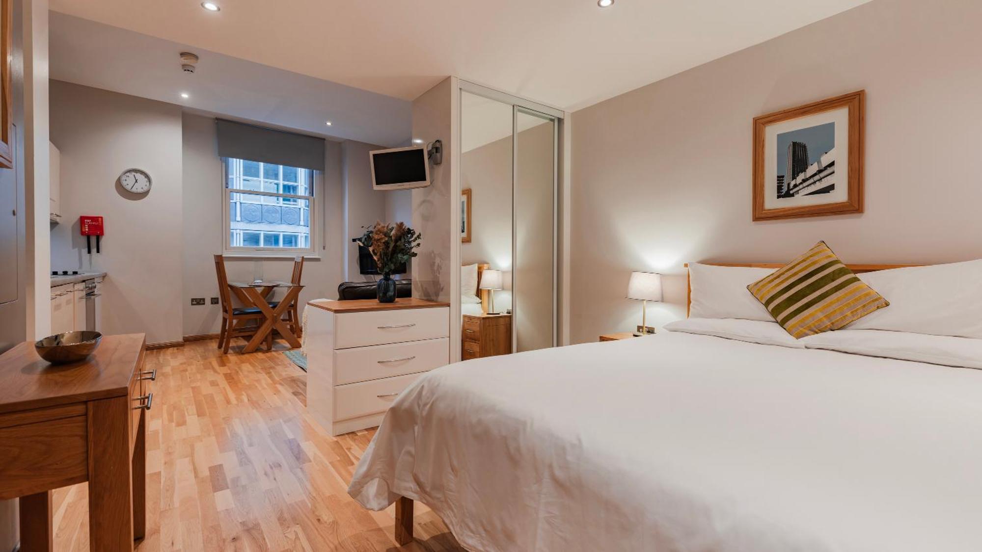 Cannon Street Serviced By Lovelystay * London