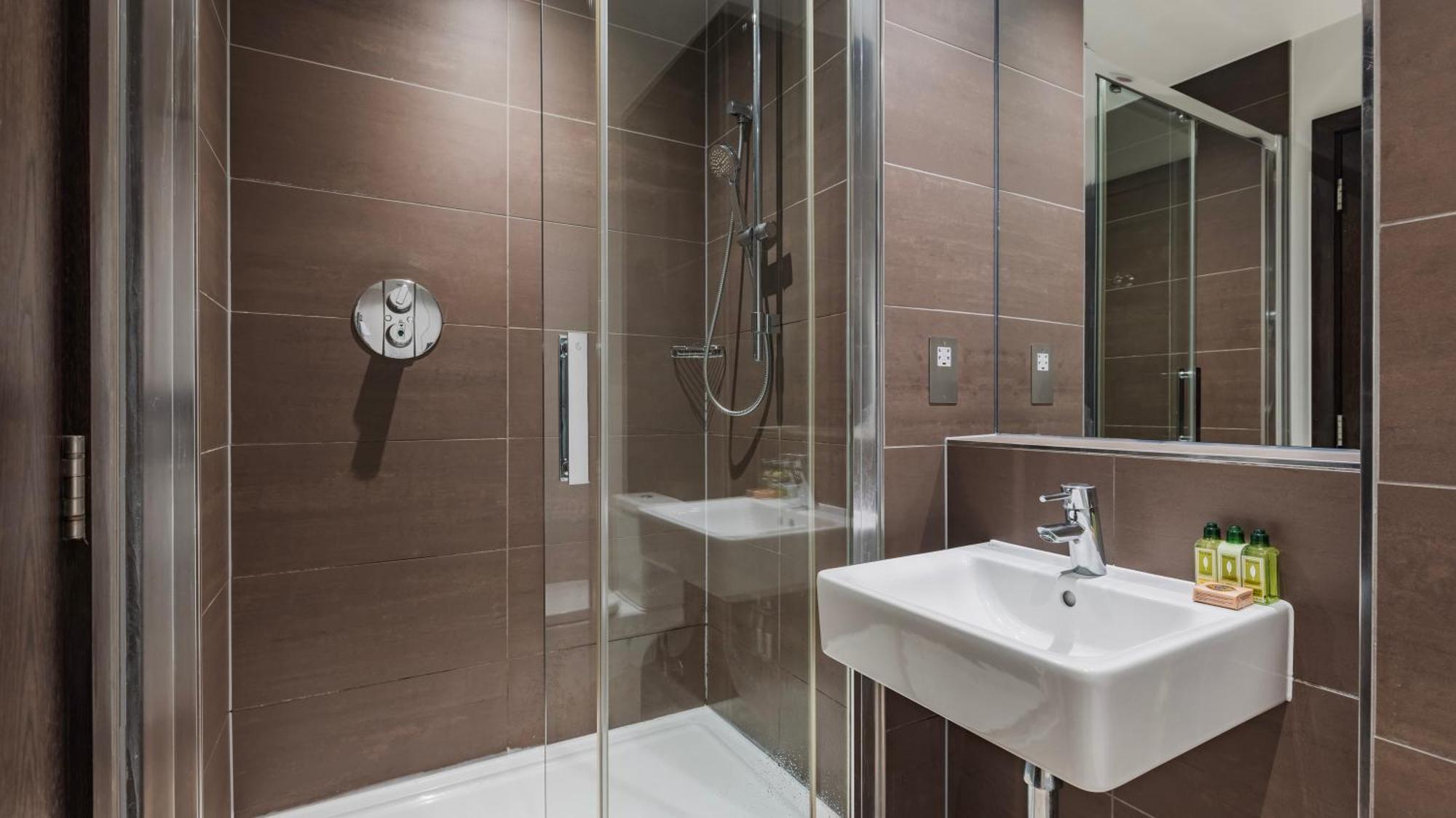 Cannon Street Serviced By Lovelystay * London